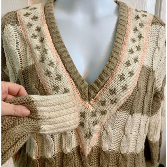 Vintage 90s V-neck Cable Knit Oversized Sweater Saxton. Size Small - Picture 2 of 7
